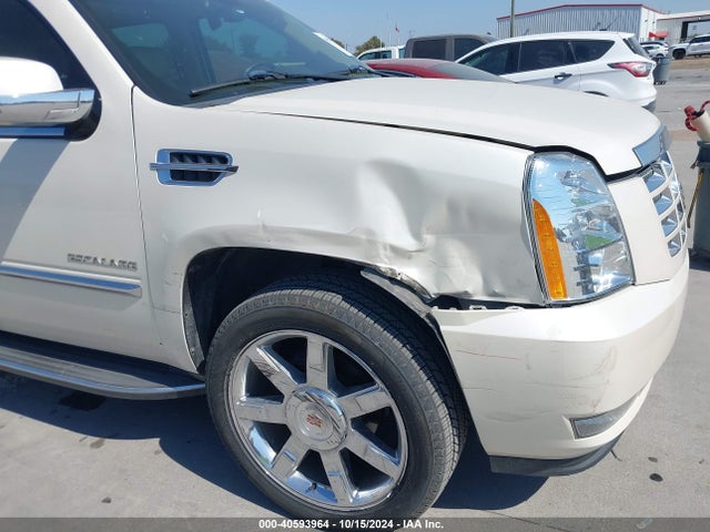 2011 CADILLAC ESCALADE 1GYS3BEF5BR346899 Photo 5