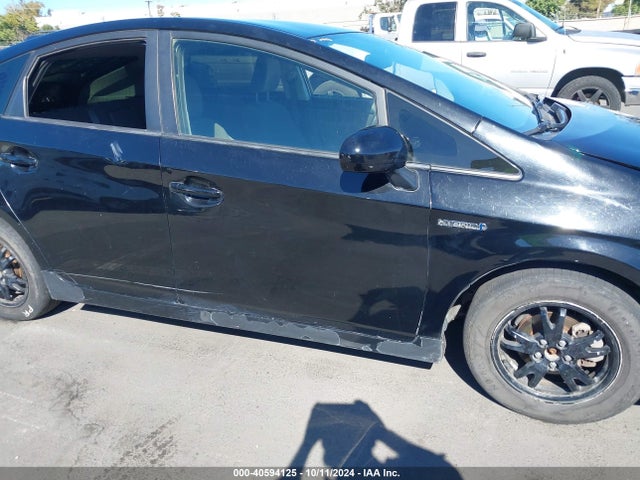 Toyota Prius Two 2015 JTDKN3DU8F0415858 Image 13