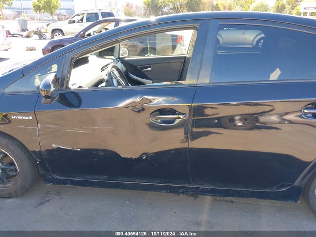 Toyota Prius Two 2015 JTDKN3DU8F0415858 Image 14