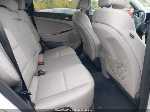 KM8J33A43GU069696 Hyundai TUCSON SE
