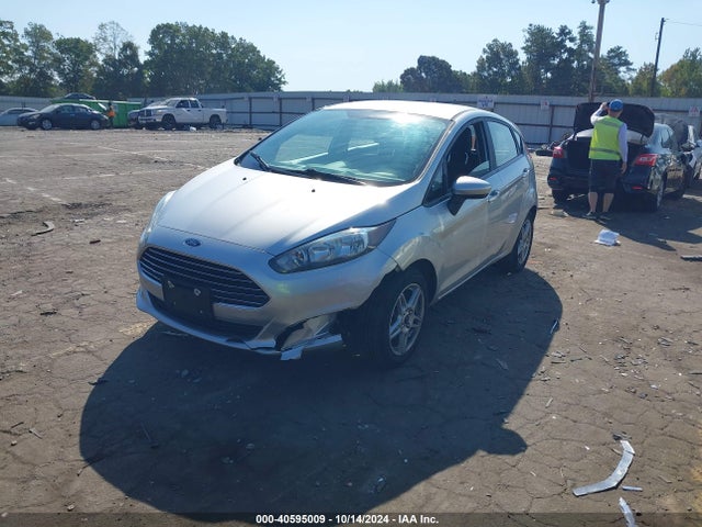 Ford FIESTA SE 2019 3FADP4EJ9KM156095 Image 2