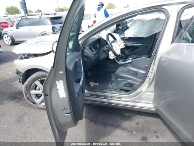 YV140MEKXG1300985 Volvo V60 T5 Drive-e Premier