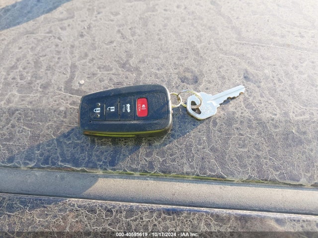 Toyota Corolla Hybrid Le 2021 JTDEAMDE6MJ008801 Image 11