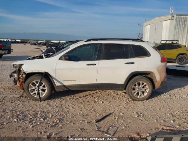 1C4PJMAB3GW205564 Jeep Cherokee Sport