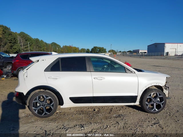 KNDCR3LE5P5033682 KIA Niro Ex Touring