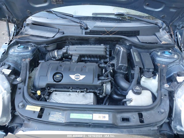 2010 MINI COOPER WMWMF3C57ATZ26384 Photo 9