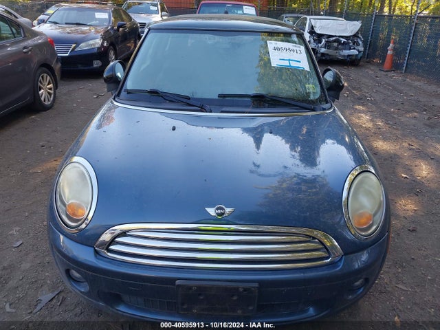 2010 MINI COOPER WMWMF3C57ATZ26384 Photo 5