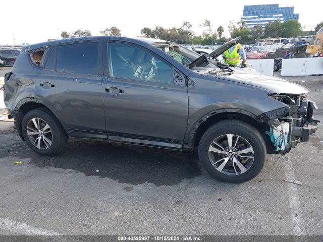 Toyota Rav4 Xle 2018 2T3WFREV1JW511358 Image 14