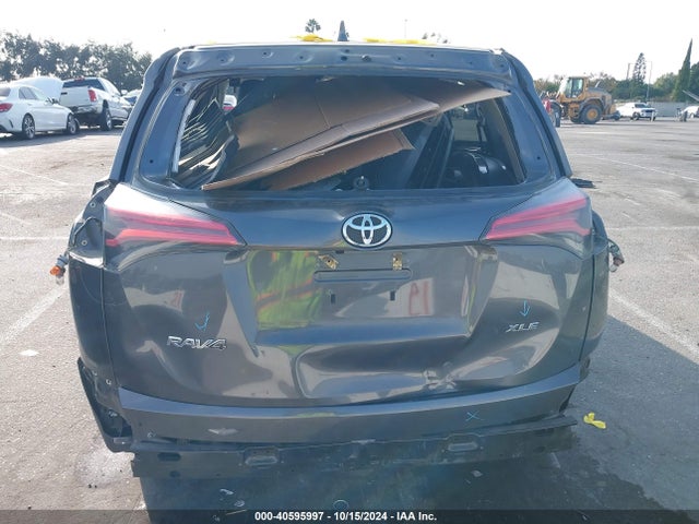 Toyota Rav4 Xle 2018 2T3WFREV1JW511358 Image 17