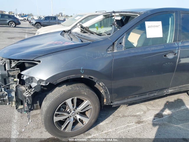Toyota Rav4 Xle 2018 2T3WFREV1JW511358 Image 18