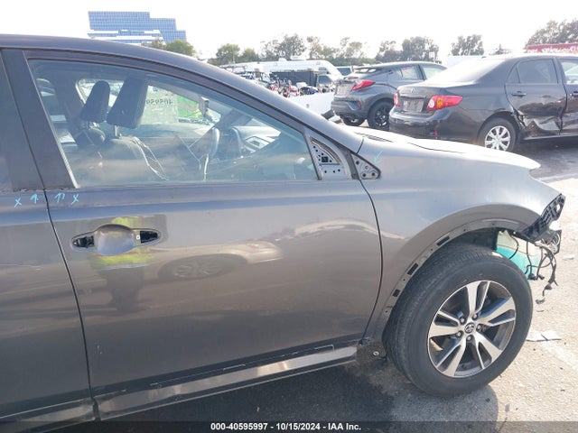 Toyota Rav4 Xle 2018 2T3WFREV1JW511358 Image 22