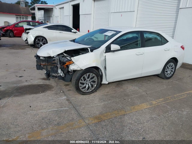 Toyota COROLLA LE 2018 2T1BURHE4JC051915 Image 2