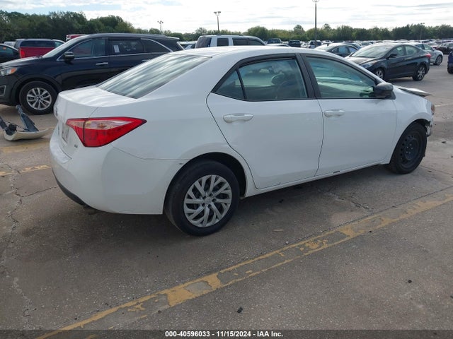 Toyota COROLLA LE 2018 2T1BURHE4JC051915 Image 4