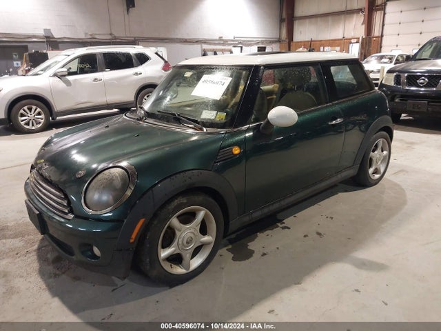 2007 MINI COOPER WMWMF335X7TT50525 Photo 1