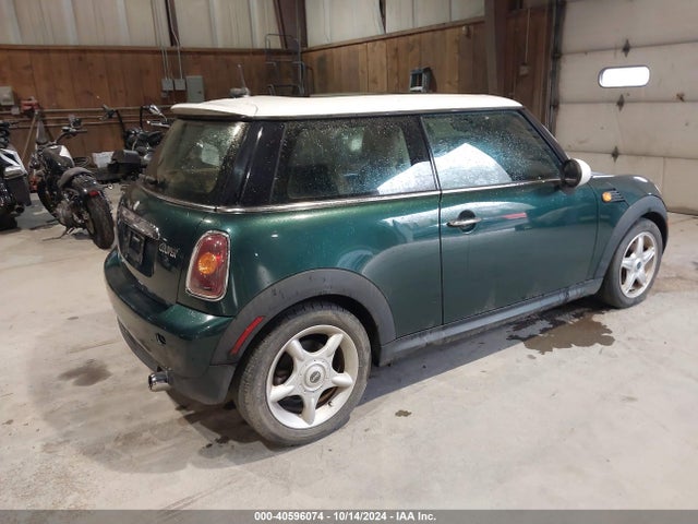 2007 MINI COOPER WMWMF335X7TT50525 Photo 3