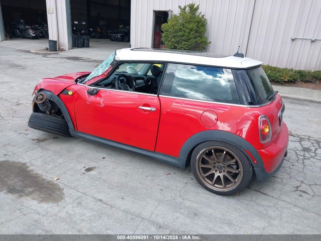 2009 MINI COOPER WMWMF33539TU70301 Photo 2
