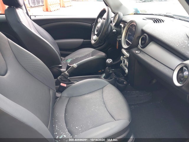 2009 MINI COOPER WMWMF33539TU70301 Photo 4