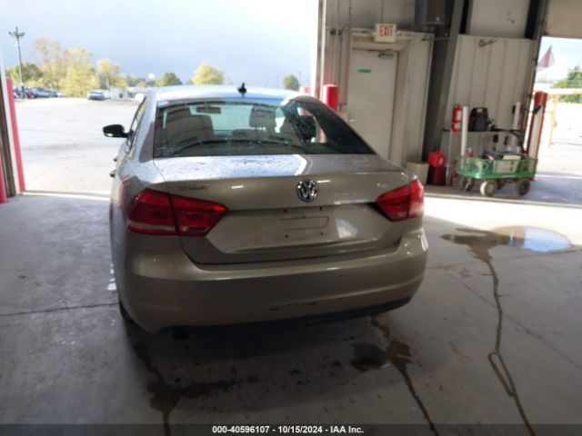 1VWAT7A34FC056928 Volkswagen Passat 1.8t Wolfsburg Edition