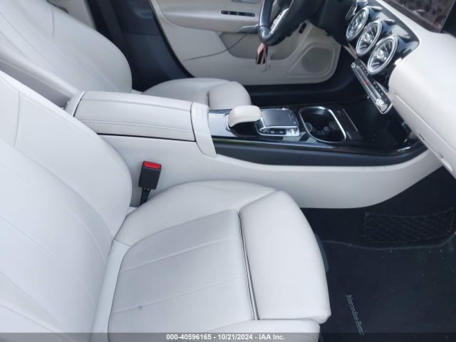 WDD3G4FB5KW012675 Mercedes-Benz A 220 4matic