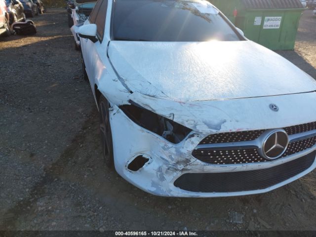 WDD3G4FB5KW012675 Mercedes-Benz A 220 4matic