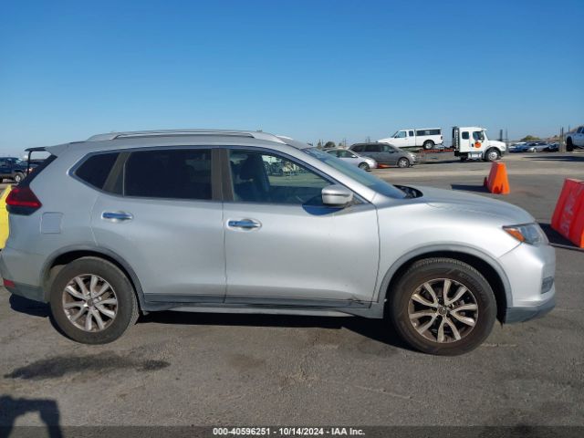 JN8AT2MT5JW465792 Nissan ROGUE SV