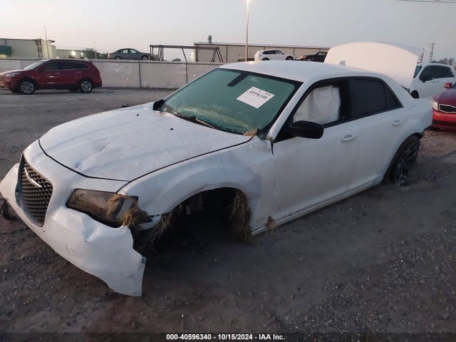 2C3CCAAG1JH324565 Chrysler 300 Touring