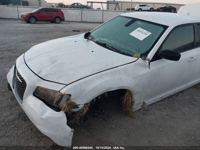 2C3CCAAG1JH324565 Chrysler 300 Touring