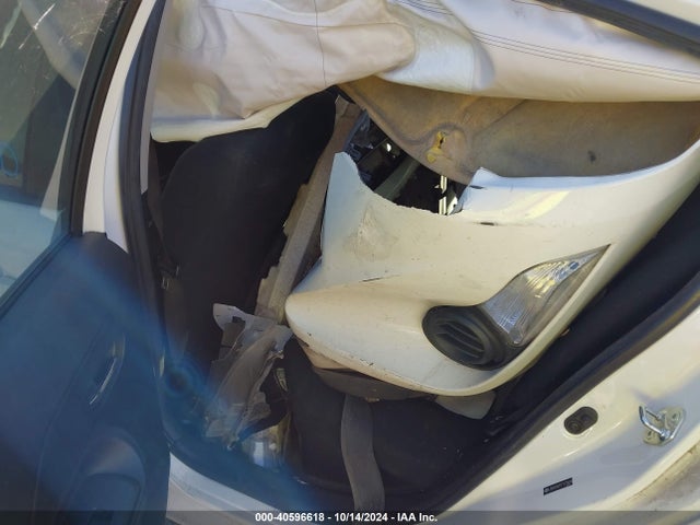 JTDKDTB37F1575656 Toyota Prius C Two