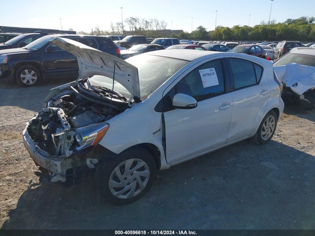 JTDKDTB37F1575656 Toyota Prius C Two