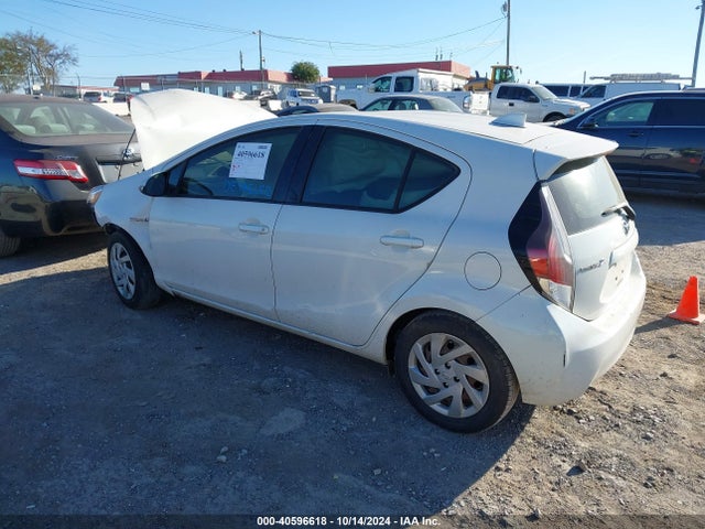 JTDKDTB37F1575656 Toyota Prius C Two