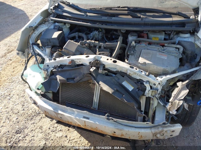 JTDKDTB37F1575656 Toyota Prius C Two
