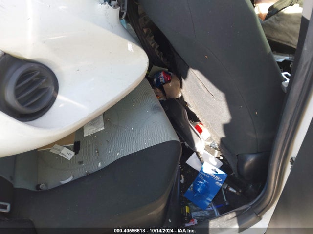 JTDKDTB37F1575656 Toyota Prius C Two