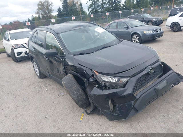 Toyota RAV4 LE 2019 JTMF1RFV4KD030550 Image 1