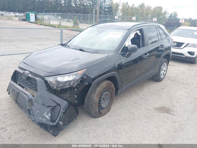 Toyota RAV4 LE 2019 JTMF1RFV4KD030550 Image 2