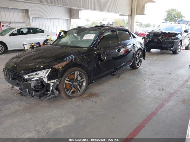 Audi A4 2.0t Premium/2.0t Tech Premium 2018 WAUENAF45JN015232 Image 2