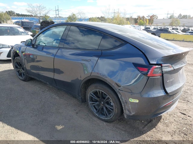 2022 TESLA MODEL Y 7SAYGDEE4NA008041 Photo 2