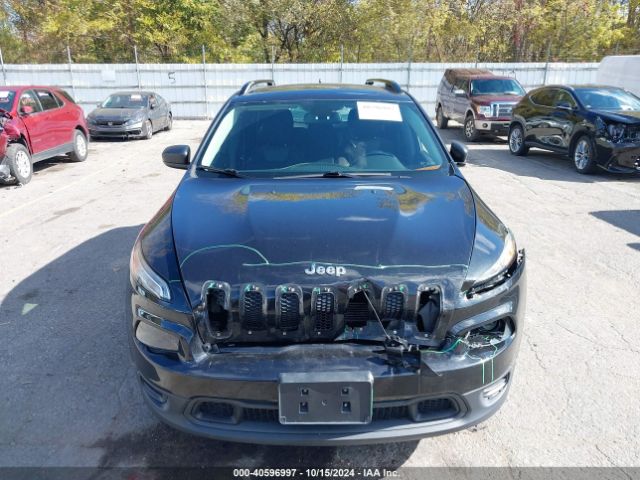 1C4PJMAB1FW715975 Jeep Cherokee Sport