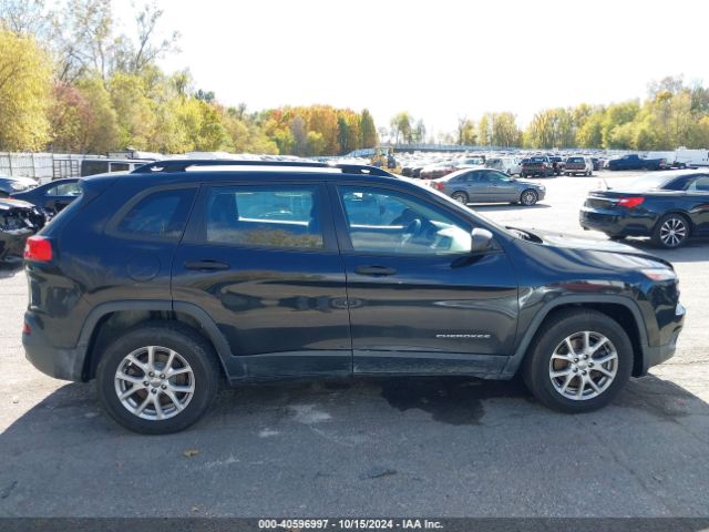1C4PJMAB1FW715975 Jeep Cherokee Sport