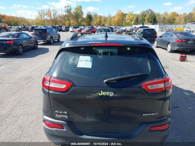 1C4PJMAB1FW715975 Jeep Cherokee Sport