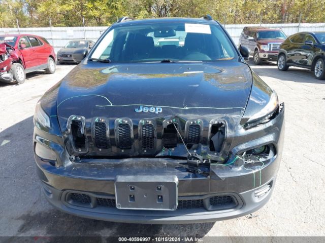 1C4PJMAB1FW715975 Jeep Cherokee Sport