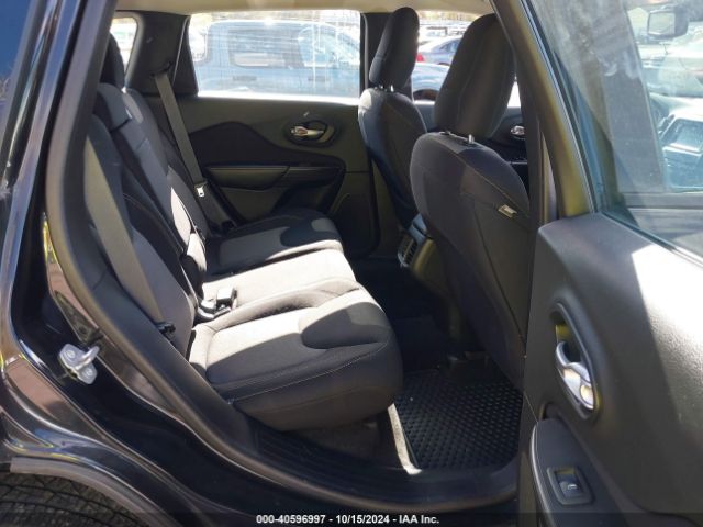 1C4PJMAB1FW715975 Jeep Cherokee Sport