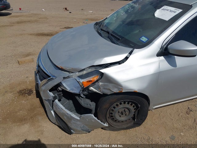 3N1CN7AP9HK439174 Nissan Versa 1.6 Sv