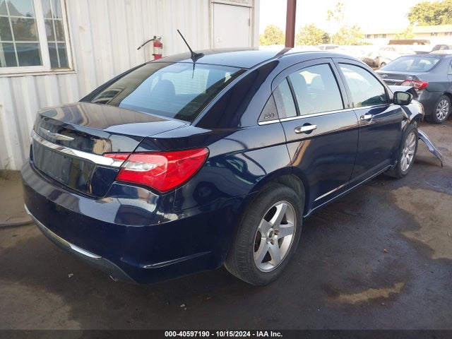 Chrysler 200 Limited 2014 1C3CCBCG4EN100481 Image 4