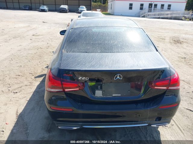 WDD3G4EB2KW024297 Mercedes-Benz A 220