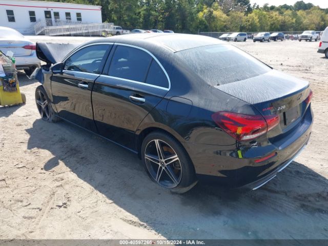 WDD3G4EB2KW024297 Mercedes-Benz A 220