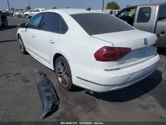 1VWAA7A38JC011148 Volkswagen Passat 2.0t R-line/2.0t S