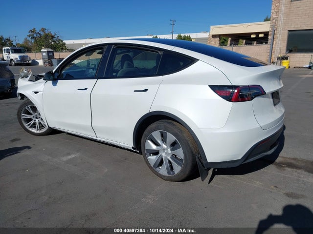 2023 TESLA MODEL Y 7SAYGDEE1PF920924 Photo 2
