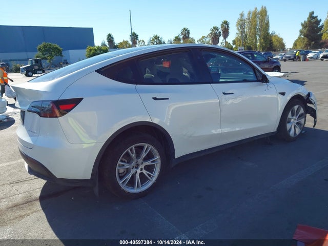 2023 TESLA MODEL Y 7SAYGDEE1PF920924 Photo 3