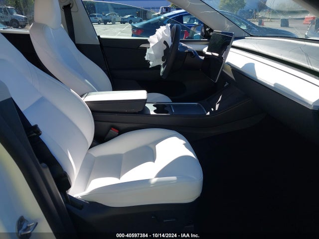 2023 TESLA MODEL Y 7SAYGDEE1PF920924 Photo 4