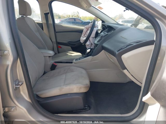 1FADP3K27GL376481 Ford FOCUS SE